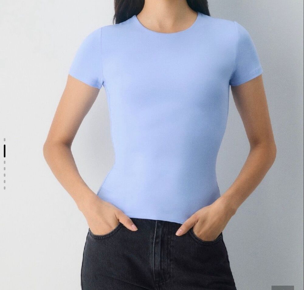 Aritzia Original Contour Crew Neck second skin Fitted T Shirt periwinkle blue XL